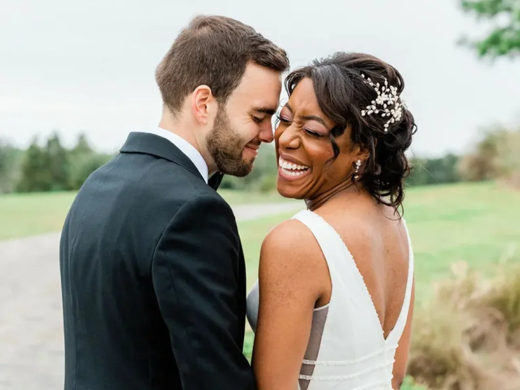 Tips for Couples: How to Look Natural in Your Wedding Photos 